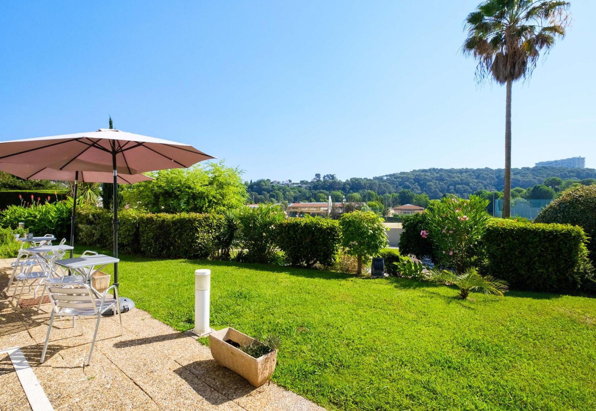 B&B Hotel Villeneuve Loubet Village Exteriör bild